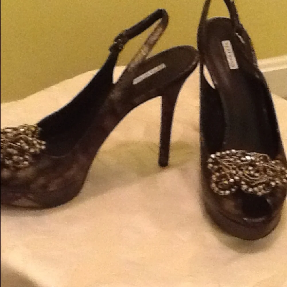 Vera wang NWT real leather made in italy python print platform slingbacks